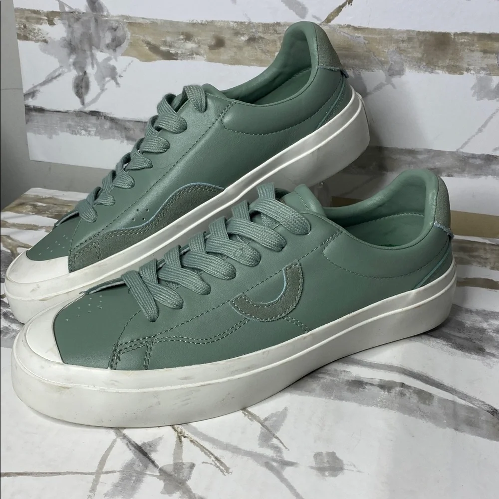 Clearweather Qualifier Sneakers - Picture 2 of 7